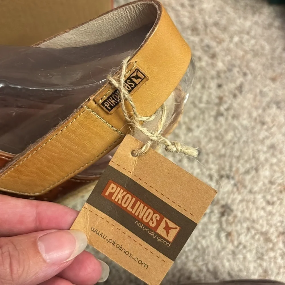 NWT Pikolinos Flamingo Wedges Size 39/9